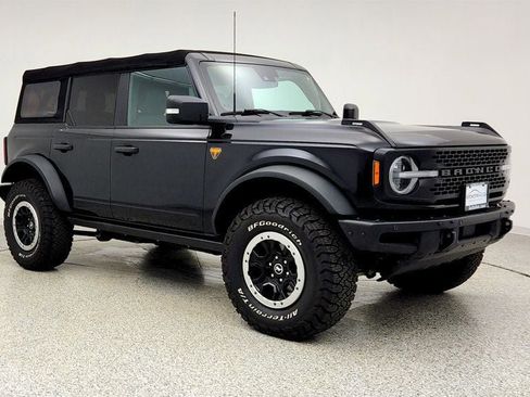 Used 2021 Ford Bronco Badlands image 3