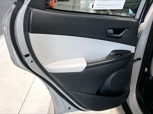 Used 2023 Hyundai Kona SEL image 21