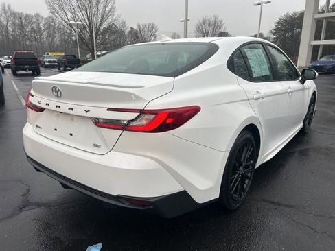 Used 2025 Toyota Camry SE image 5