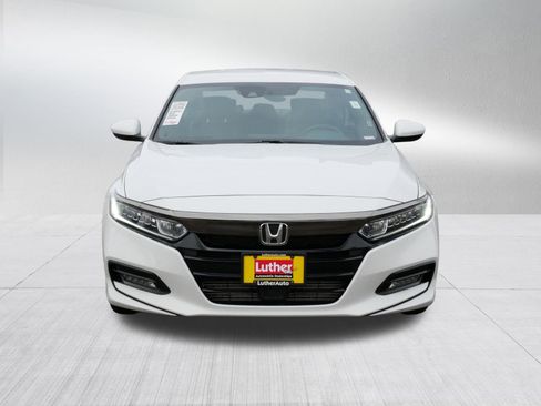 Used 2019 Honda Accord Sport image 2