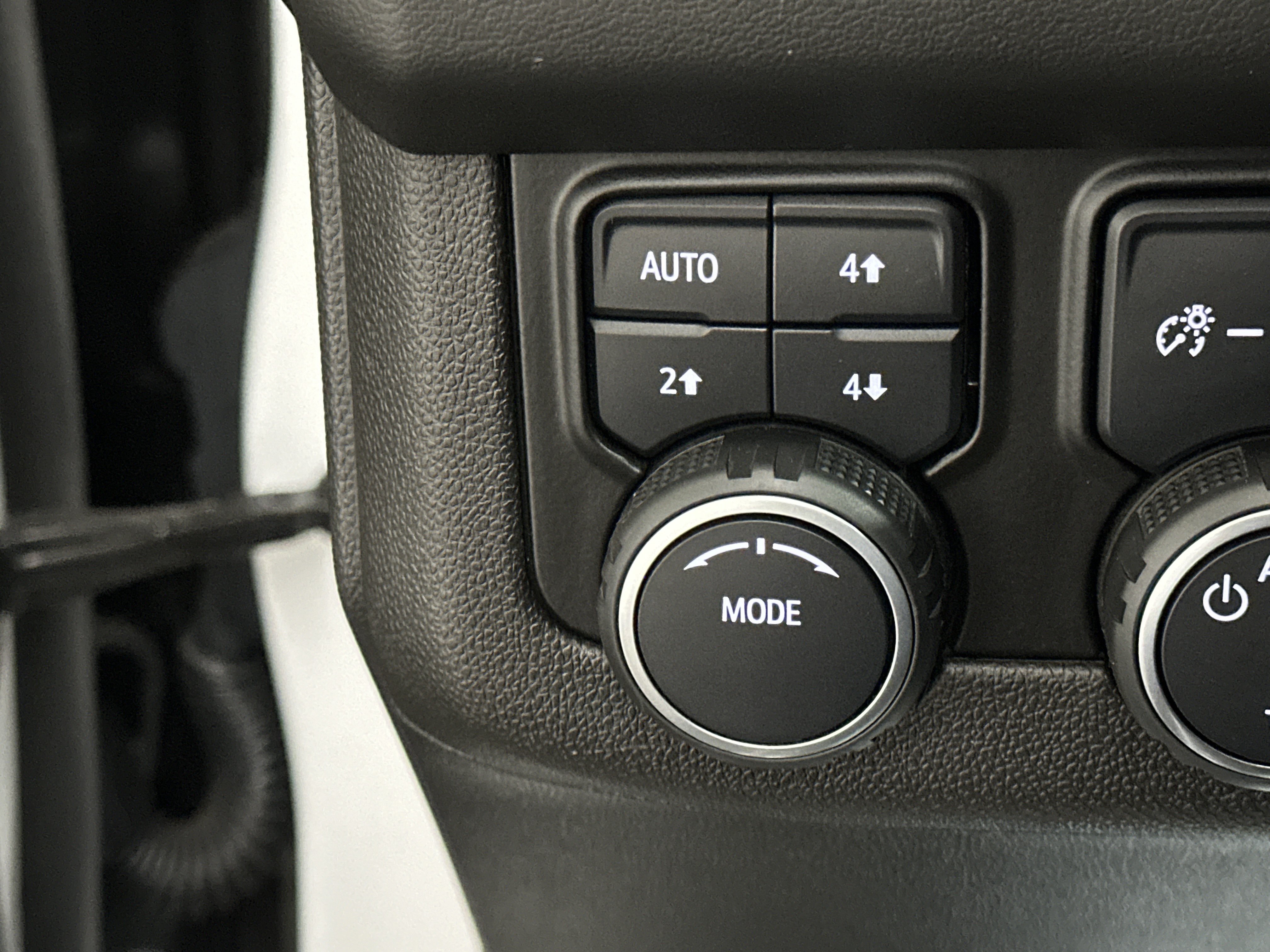 Used 2022 Chevrolet Tahoe RST w/ Luxury Package AWD/4WD image 43