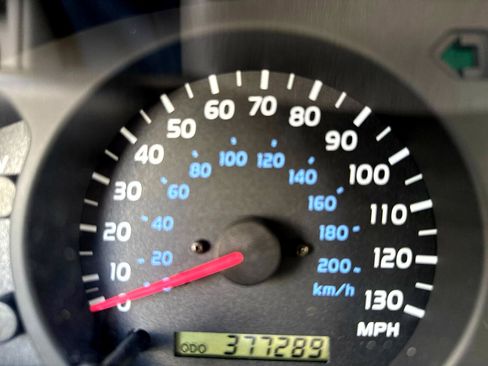 Used 1998 Toyota Land Cruiser image 29