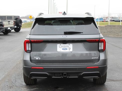 New 2026 Ford Explorer ST-Line w/ ST-Line Street Pack AWD/4WD image 5