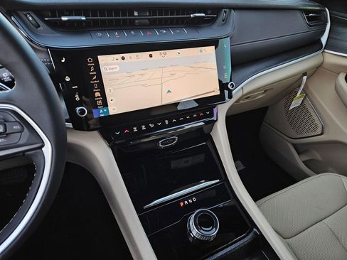 New 2026 Jeep Grand Cherokee L Limited image 21