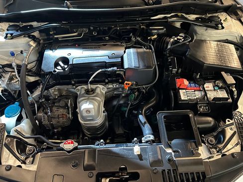 Used 2017 Honda Accord EX-L image 24