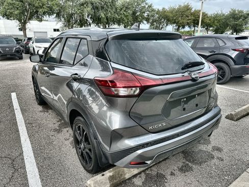 Used 2022 Nissan Kicks SV FWD image 6