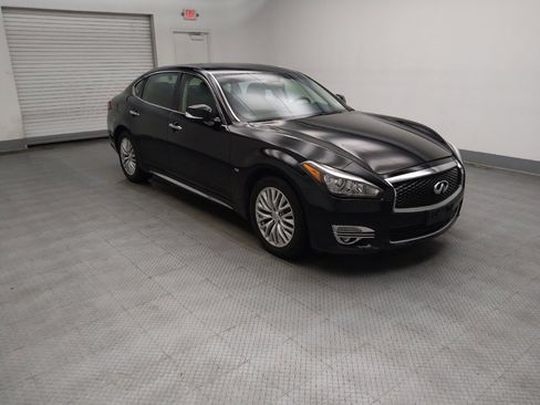 Used 2015 INFINITI Q70 L 5.6 w/ V8 Deluxe Technology Package image 11