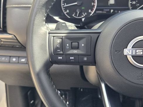 Used 2024 Nissan Pathfinder SV w/ SV Premium Package FWD image 27