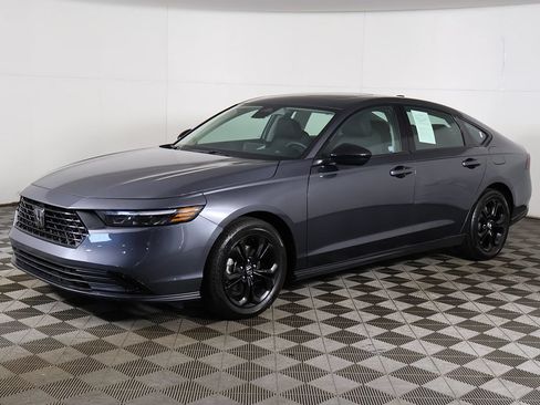 Used 2025 Honda Accord SE image 6