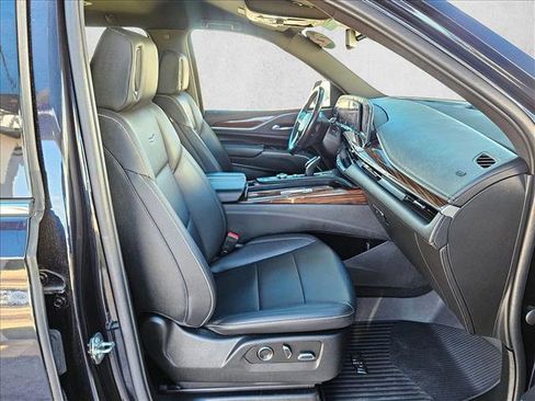 Certified 2022 Cadillac Escalade ESV Luxury w/ LPO, Illumination Package image 22