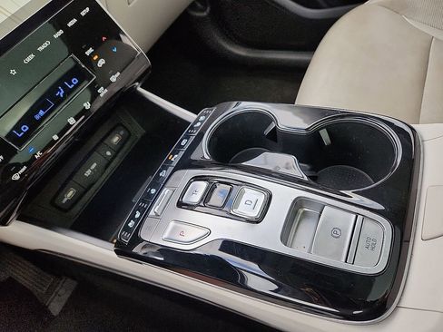 Used 2024 Hyundai Tucson Limited image 12