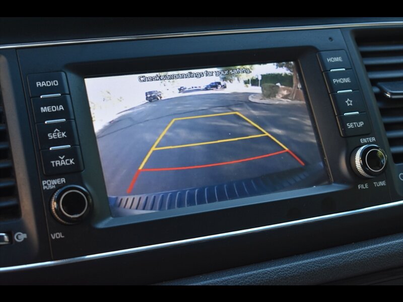 Used 2020 Kia Sedona LX FWD image 10