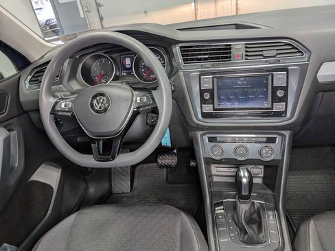 Used 2018 Volkswagen Tiguan S image 17