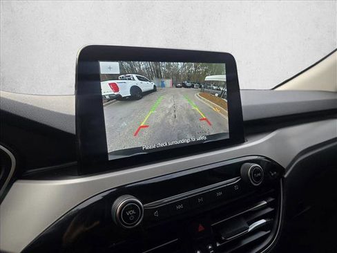 Used 2021 Ford Escape SE w/ SE Sport Appearance Package image 23