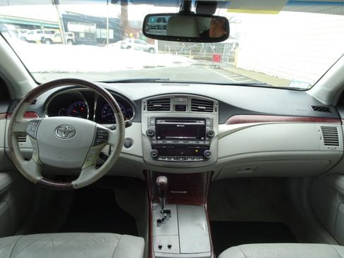 Used 2011 Toyota Avalon Limited image 15