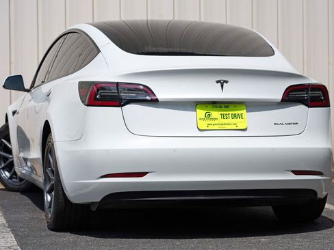 Used 2022 Tesla Model 3 Long Range AWD/4WD image 5