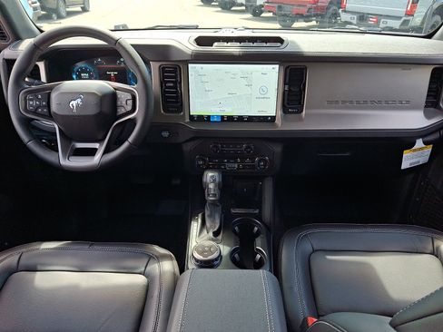 New 2026 Ford Bronco Outer Banks w/ Sasquatch Package AWD/4WD image 8