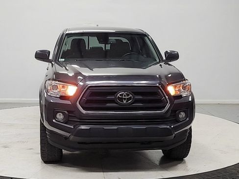 Used 2020 Toyota Tacoma SR5 RWD image 2