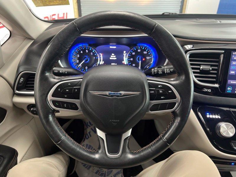 Used 2019 Chrysler Pacifica Touring-L Plus FWD image 25