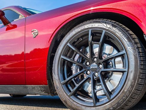 Used 2023 Dodge Challenger SRT Hellcat w/ Driver Convenience Group image 9