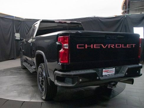Used 2022 Chevrolet Silverado 2500 LTZ w/ LTZ Premium Package image 10