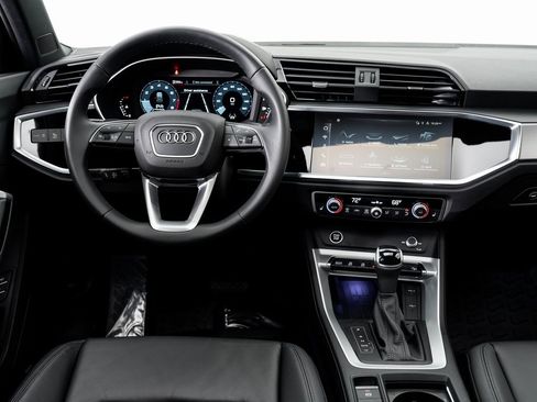 Certified 2025 Audi Q3 2.0T Premium Plus w/ Premium Plus Package image 15