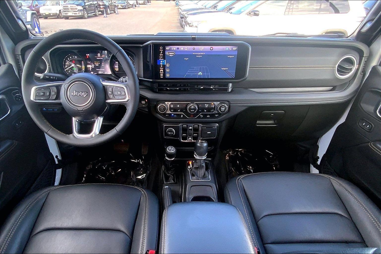 Used 2024 Jeep Wrangler Unlimited Sahara w/ Technology Group AWD/4WD image 15