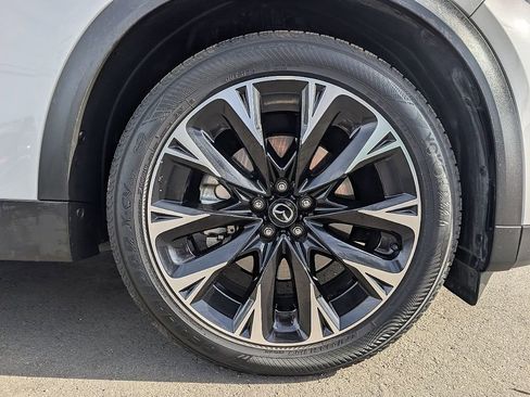 Used 2024 MAZDA CX-90 Plug-In Hybrid w/ Premium Pkg AWD/4WD image 17