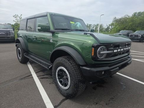 Used 2025 Ford Bronco Outer Banks w/ Sasquatch Package AWD/4WD image 1