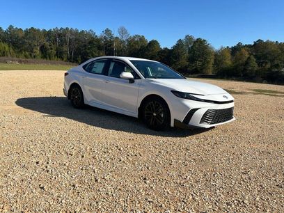 New 2026 Toyota Camry SE w/ Convenience Package
