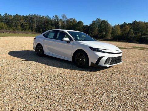 New 2026 Toyota Camry SE w/ Convenience Package image 1