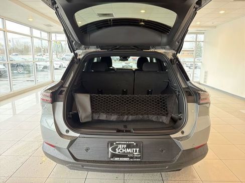 New 2026 Chevrolet Equinox EV LT w/ Comfort Package FWD image 15