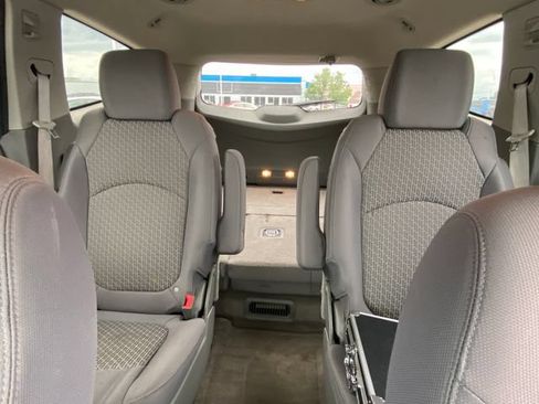 Used 2011 Chevrolet Traverse LT w/ Personal Connectivity Package FWD image 11