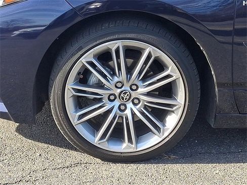 Used 2021 Toyota Avalon Limited image 8