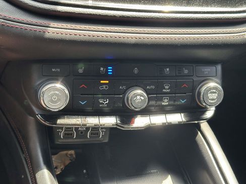 Used 2022 Dodge Durango R/T w/ Blacktop Package AWD/4WD image 28