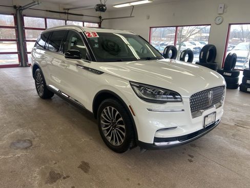 Used 2023 Lincoln Aviator AWD w/ Premium Package image 1