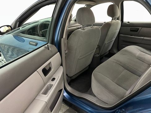 Used 2004 Ford Taurus SE FWD image 37