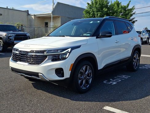 Used 2024 Kia Seltos S AWD/4WD image 3