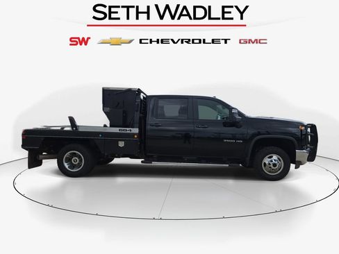 Used 2022 Chevrolet Silverado 3500 LT w/ Convenience Package AWD/4WD image 8