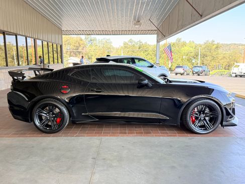 Used 2020 Chevrolet Camaro ZL1 RWD image 5