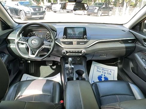 Used 2021 Nissan Altima 2.5 SR w/ SR Premium Package image 14