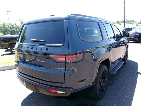 Certified 2024 Jeep Wagoneer Series II AWD/4WD image 3