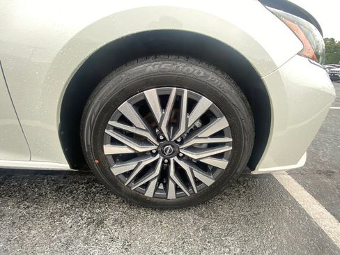 Used 2023 Nissan Altima 2.5 SV FWD image 29
