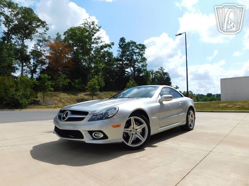 Used 2009 Mercedes-Benz SL 550 image 2