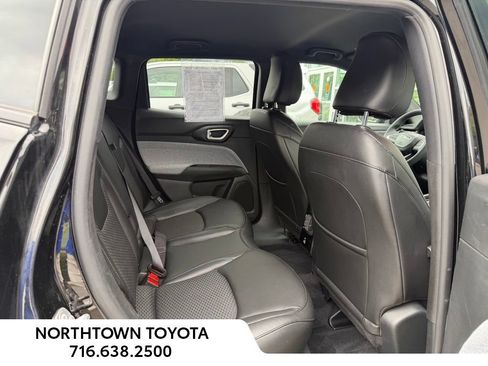 Used 2023 Jeep Compass Latitude w/ Convenience Group AWD/4WD image 13