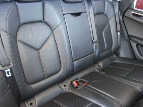 Used 2017 Porsche Macan S image 21