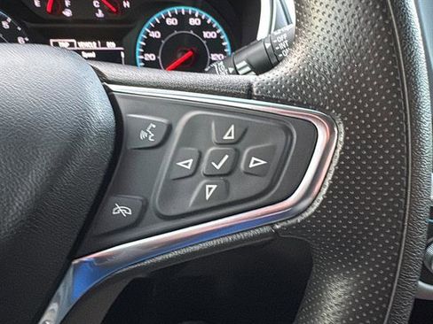 Used 2021 Chevrolet Equinox LS w/ LS Convenience Package FWD image 18