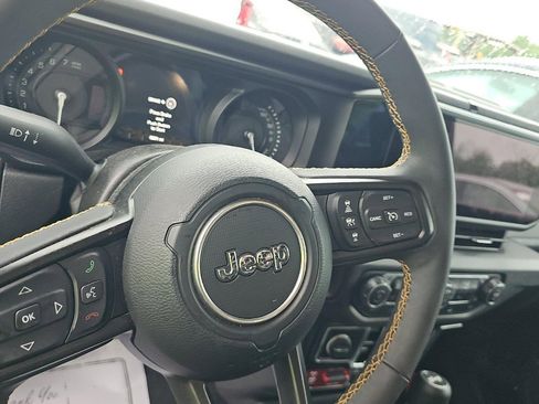 Used 2024 Jeep Wrangler Unlimited AWD/4WD image 8