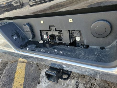 Used 2024 GMC Sierra 1500 SLE w/ Preferred Package image 8