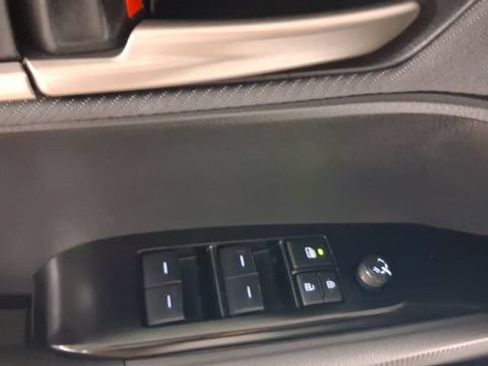 Used 2025 Toyota Camry SE FWD image 27